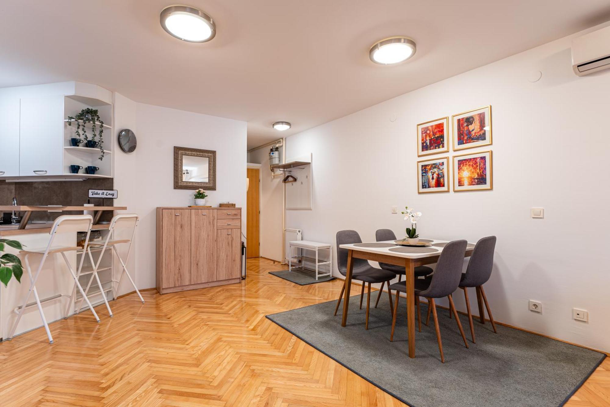Appartamento Flex Selfcheckins 121 - - Garage - Loggia - 2 Bedrooms Zagabria